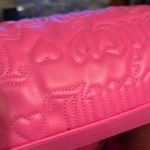 Juicy Couture Los Angeles NWT Juicy Pink Quilted Heart Jelly Roll Bag (P056) - Picture 2 of 11